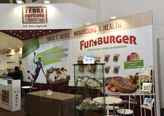 OP Terre Agricole - partecipata, tra gli altri, dall'Azienda Agricola Fungorobica, leader da 50 anni nel mondo dei funghi con una decennale esperienza nel settore dei biologici - si e' presentata a Berlino con la proposta Fun-Burger, a base di funghi.