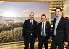 Raffaele Farella (dirigente promoz. e internazionalizz. presso la Provincia Autonoma di Trento), insieme al direttore del Consorzio La Trentina e a Mauro Casotto (dir. dip. internazionalizz. e sviluppo imprese di Trentino Sviluppo).