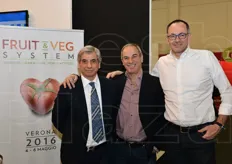 Giacomo Suglia, Maurizio Rosellini e Paolo Merci presso lo stand del Veronamercato, a latere della presentazione di Fruit & Veg System, nuova proposta fieristica per il settore ortofrutticolo di Verona Fiere.