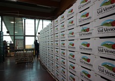 Gli imballaggi con il vecchio marchio. In Italia il passaggio dai vecchi marchi a quelli nuovi avverra' a stretto giro, gia' dai primi giorni di marzo, mentre per l'estero bisognera' aspettare ancora un poco. Dopo la nostra penisola, il prossimo paese dove avverra' il passaggio del testimone tra i marchi sara' la Spagna.