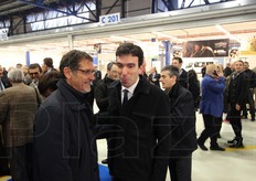 "Virginio Merola (a sinistra), sindaco di Bologna, a braccetto con il ministro Martina. Il Caab e' partecipato all'80% dal capoluogo emiliano. Grazie al nuovo mercato ortofrutticolo "Bologna si candida a un ruolo nell'agroalimentare", ha chiosato il primo cittadino della città metropolitana, Bologna."