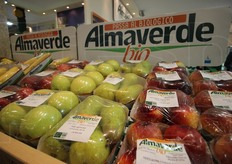 Nello stand Almaverde. Il biologico e' stato uno dei trend di quest'edizione.