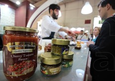 La salsa di pomodorini ciliegini bio, la novita' del Gruppo Libretti che per questo prodotto prevede la riconversione di circa 200 ettari di campi di proprieta' al biologico. Bottega di Sicilia e' il marchio con cui il gruppo commercializza i propri prodotti trasformati.