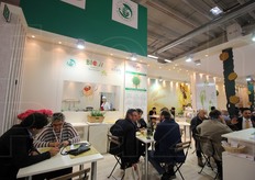 Nello stand del Ccpb, il sistema di Controllo e Certificazione delle Produzioni Biologiche. Ci spiegano esserci al Cibus piuì di 100 aziende certificate bio da loro, piu' che l'anno scorso. Confermano anche un crescente interesso verso il biologico.