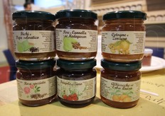 Le marmellate dell'azienda agricola Dal Pian. Da coltivazione biologica produce 45 diverse marmellate e composte senza zucchero.