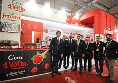Il team Ferrera al gran completo. Da sinistra a destra Rocco Blanco (direttore commerciale), Stefano Ferrera (presidente), Alessandro La Russa (membro del cda), Salvatore La Porta (amministratore delegato), Salvatore Bonaffini (agronomo), Stefano Verdura (chef), Luca La Paglia (export manager).
