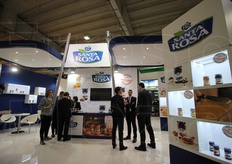 Lo stand Santa Rosa, con le sue marmellate e confetture.