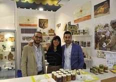 Da sinistra a destra: Emilio Genovese, Giusi Raudino e Tommaso Ferrisi della Verd'Oro Bio Sol Natura.