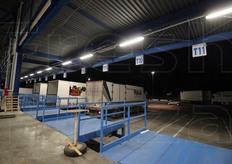 Una delle zone di carico del nuovo mercato ortofrutticolo di Bologna.