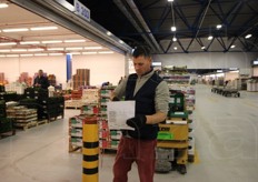 Nella movimentazione delle merci, dalla vendita fino al carico sui camion in partenza, ogni codebar viene letto 6 volte, che costituiscono altrettanti passaggi per la tracciabilita' delle merci.