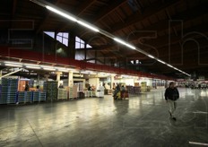 Le vecchia struttura. Questa e le foto seguenti sono tutte relative a quello che e' stato il mercato ortofrutticolo di Bologna fino al 18 aprile 2016. Al riguardo e' necessaria una precisazione: tutte queste foto sono state scattate nel corso dell'ultima settimana di attivita' della struttura.