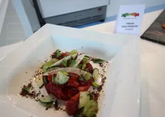 Un'insalata alternativa dell'Apofruit, tutta realizzata con prodotti a marchio Solarelli.