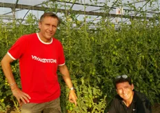 Insieme nella serra vetrina, Jan Leune (General Manager Top Seeds 2010 l.t.d.) e Pino Fioretti, attuale General Manager Top Seeds Italia. Un saluto a tutti i lettori di FreshPlaza!