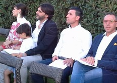 "Tra i presenti anche il neo sindaco di Vittoria, Giovanni Moscato(secondo in foto da sinistra, con il figlioletto in braccio), il quale ha fatto del tema "agricoltura" uno dei punti di forza della sua campagna elettorale, come ha ribadito anche nell'occasione dell'evento Med Hermes."