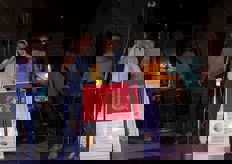 "La consegna del passaporto e della maglia di Campagna Amica. Marco Gonnelli ha ringraziato sindaco e Coldiretti per i riconoscimenti, dichiarandosi orgoglioso dei traguardi finora raggiunti da Semia. Ha ringraziato inoltre la presidente del Consorzio "La Tua Bottega" di Roccastrada che ha permesso alla Coop Semia di partecipare con i propri prodotti. "Evviva la patata!"."