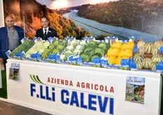 Uno dei titolari dell'azienda viterbese F.lli Calevi, Stefano Calevi, insieme all'agronomo Dino Amici.