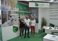 Alcuni rappresentanti dell'azienda Verdelab; al centro Simone Pizzagalli.