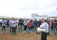 Prima di ogni visita in campo i fratelli Dal Pane hanno spiegato le caratteristiche della varieta'