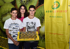 Daniela con i figlioli Filippo e Federico.