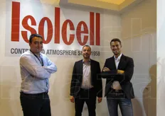 Sorridente il team Isolcell. Da sinistra: Jose Luis Jurado e i due sales manager Hubert Wieser e Stefano Brigadue.