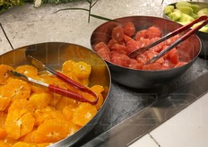 Arance gialle e rosse a rondelle.