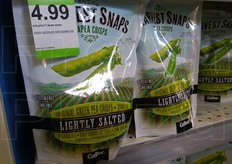 Snack ai piselli. Una specie di patatine, piuttosto salate (al di la' di quel che dichiara la confezione), a forma di bacello e dall'aroma di pisello.