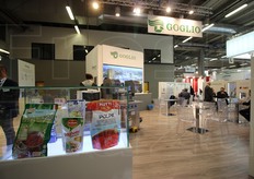 Nello stand della Goglio. Si notano in primo piano alcuni delle tipologie di confezioni prodotte dall'azienda, specializzata appunto nella produzione di pack.