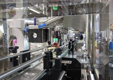 Macchina per il confezionamento in bottiglia; questa e' della S.T.V. Machinery.