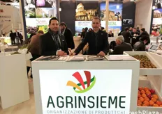 Da sinistra: Luigi Ceracchi (responsabile commerciale) e Cristino Sternini (responsabile qualita') dell'Organizzazione di produttori Agrinsieme.