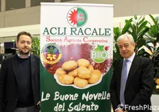 Federico ed Enzo Manni della Cooperativa salentina Acli Racale, presente alla kermesse gia' da diversi anni.