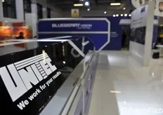 Unitec ha presenziato a Berlino con un grande stand. In foto: un dettaglio del macchinario con tecnologia Blueberry Vision, per la selezione ottica dei mirtilli.