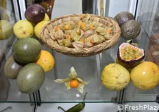 Frutta esotica in uno stand del Marocco