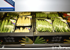 Espositore di prodotti vari dalla Thailandia