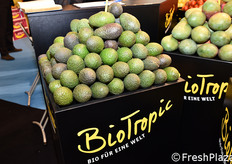 Avocado nello stand della compagnia tedesca BioTropic