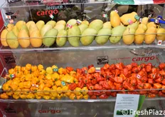 Frutta esotica nello stand della compagnia tedesca Leisure Cargo