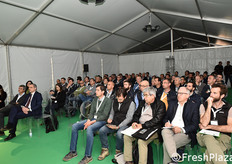 Qui e nelle foto seguenti, la platea degli intervenuti.