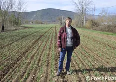 Aldo Silvestri, agricoltore che fa aglio da 37 anni.