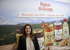 Cristina Rigoni nello stand aziendale