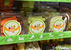 Anche Stikki, la merenda intelligente a base di bastoncini di verdura, rinnova la grafica.