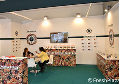 Lo stand della Besana SpA: leader a livello internazionale nel segmento della frutta a guscio e disidratata.