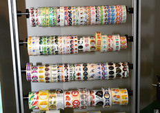 Esposizione di nastri per la bollinatura.