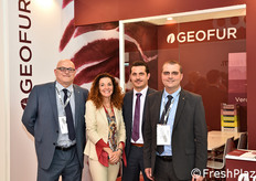 Cristiana Furiani insieme ad alcuni rappresentanti di Conad: Daniele Furlani, Nicola Buoso e Gianmarco Guernelli.