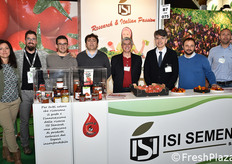 Una bella foto di gruppo allo stand ISI Sementi!
