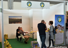 Lo stand del Consorzio del Limone di Rocca Imperiale IGP.