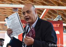 Le spiegazioni di Michele Germana' al folto pubblico intervenuto.