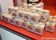 Confezione monofrutto a marchio Rosaria.