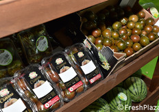 "Il pomodoro sardo Camone: sfuso e nella nuova confezione a marchio "NaturCuore – Pomodori di Sardegna"."