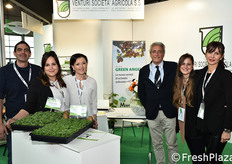 Foto di gruppo presso lo stand della Venturi. Da sinistra a destra: Lorenzo Venturi, Sara Citrico, Floriana Gravaglia, Amleto Venturi, Ilenia Gallo e Sabrina Danesi.