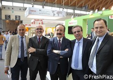 Accordo fra Apofruit e la Piraccini Secondo. Mirco Zanotti, Valtiero, Walther e Valchirio Piraccini, Ilenio Bastoni.