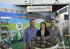 Dalla Sardegna con prodotti freschi: Giancarlo Matta, Simona Podda, Mario Desogus.